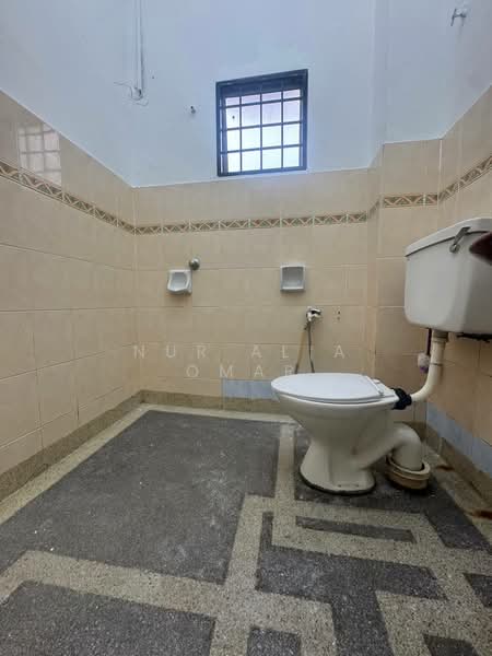 2-storey Terraced House for Sale in Bandar Puteri Klang (Klang) - Nur Alia Omar - Bathroom - PropertyGuru.com.my