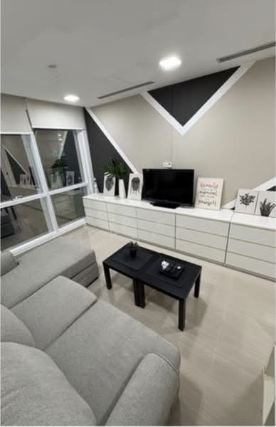 Serviced Residence @ Binjai 8 untuk Untuk Disewa - RM 4,200 /bulan, Apr 2026 - Living Room - PropertyGuru.com.my