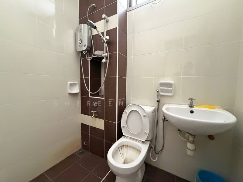 2-storey Terraced House for Sale in Taman Dato Onn (Johor Bahru) - Shereen Wong - Bathroom - PropertyGuru.com.my