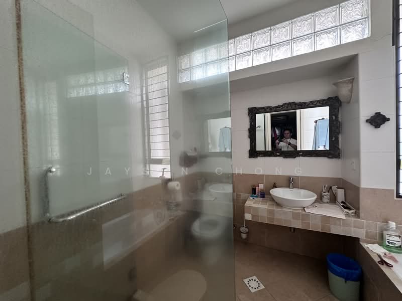 3-storey Terraced House for Sale in Taman Esplanad (Bukit Jalil) - Jayson chong - Bathroom - PropertyGuru.com.my