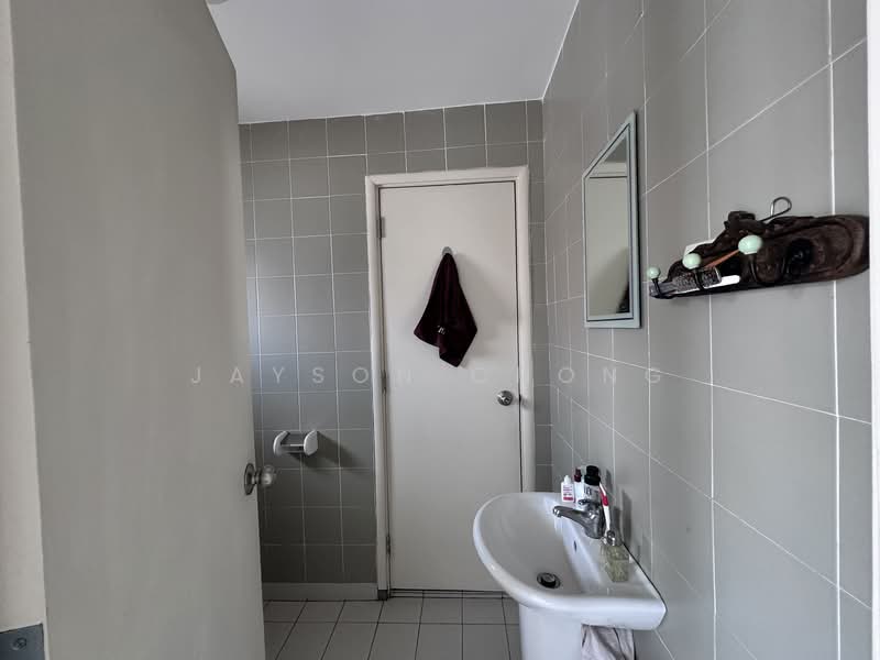 3-storey Terraced House for Sale in Taman Esplanad (Bukit Jalil) - Jayson chong - Bathroom - PropertyGuru.com.my