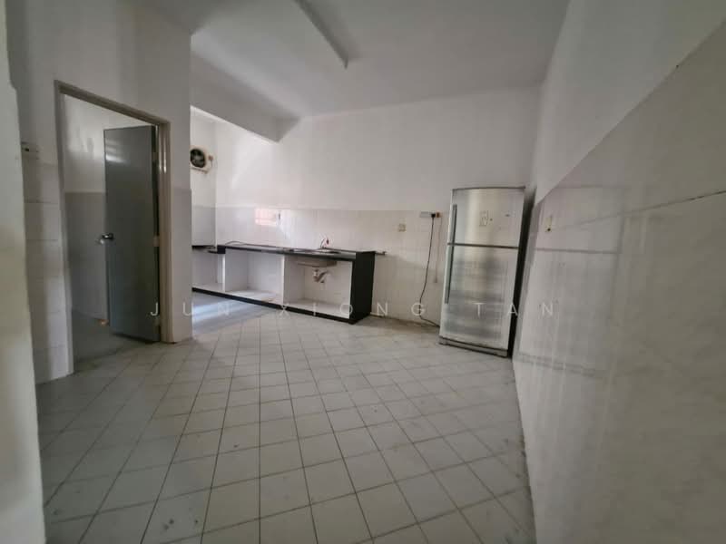 2-storey Terraced House for Sale in Permas Jaya (Johor Bahru) - Jun Xiong Tan - Kitchen - PropertyGuru.com.my
