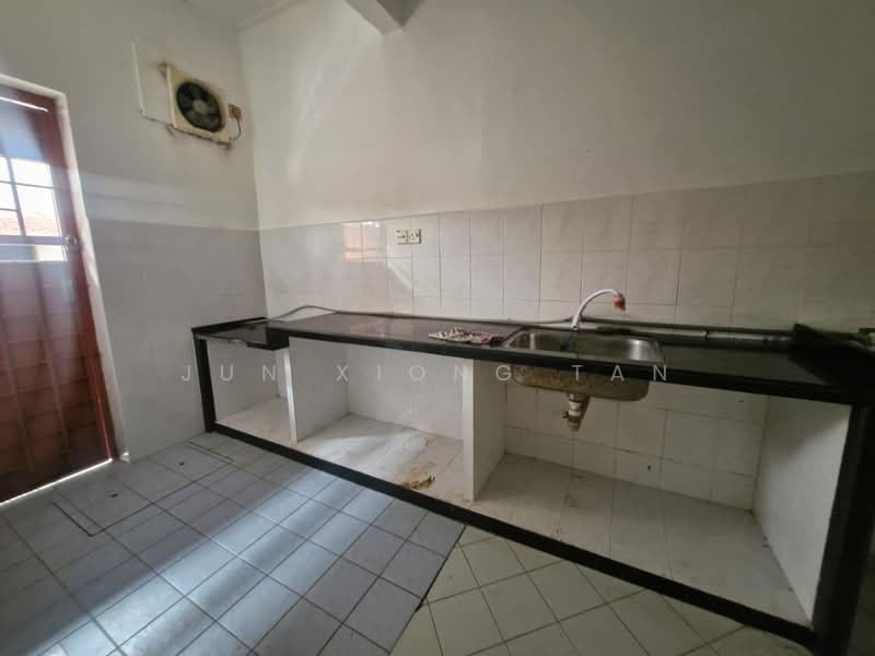 2-storey Terraced House for Sale in Permas Jaya (Johor Bahru) - Jun Xiong Tan - Kitchen - PropertyGuru.com.my