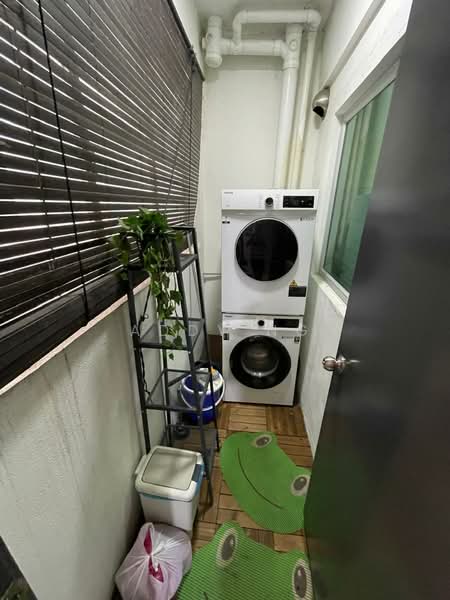 Apartment for Sale at Puncak Hijauan - Addy Ng - Balcony - PropertyGuru.com.my