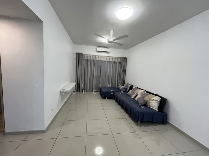 Suria Residence untuk Untuk Disewa - RM 2,000 /bulan, Mac 2026 - Living Room - PropertyGuru.com.my