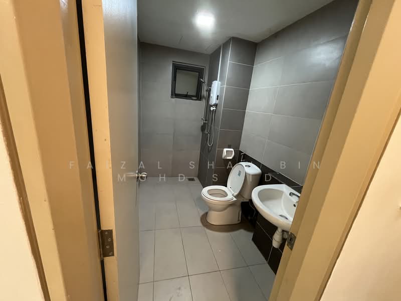Suria Residence untuk Untuk Disewa - RM 2,000 /bulan, Mac 2026 - Bathroom - PropertyGuru.com.my