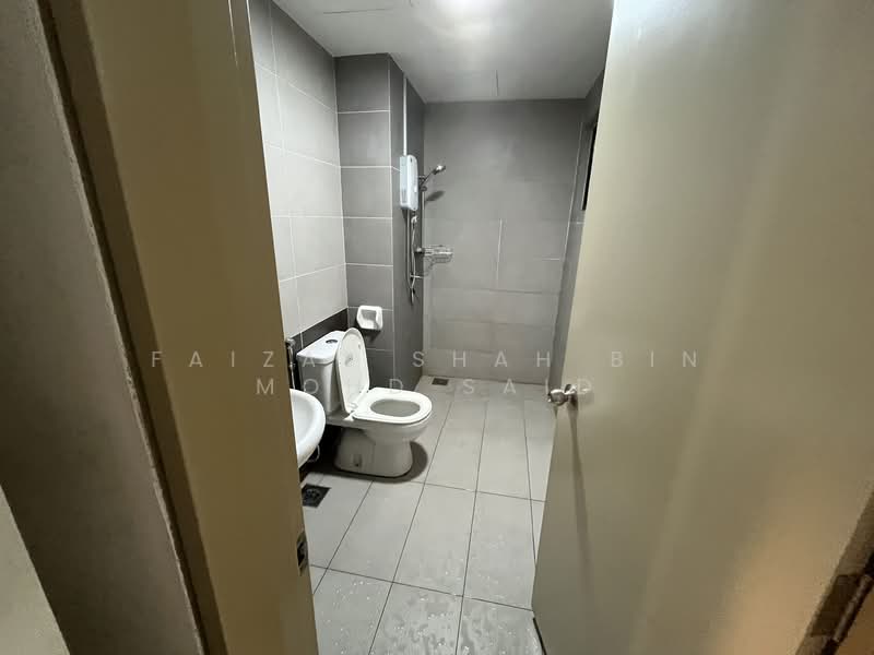 Suria Residence untuk Untuk Disewa - RM 2,000 /bulan, Mac 2026 - Bathroom - PropertyGuru.com.my