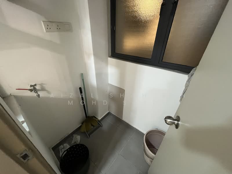 Suria Residence untuk Untuk Disewa - RM 2,000 /bulan, Mac 2026 - Wet Kitchen / Utility - PropertyGuru.com.my