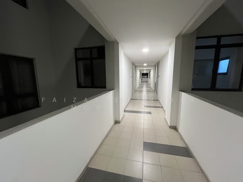 Suria Residence untuk Untuk Disewa - RM 2,000 /bulan, Mac 2026 - Corridor - PropertyGuru.com.my