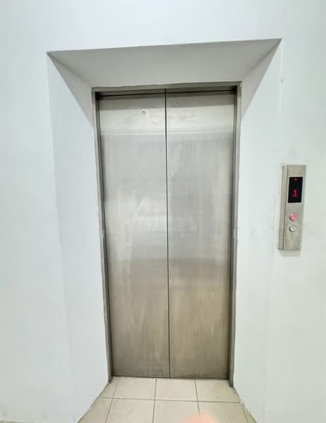 Kedai / Pejabat untuk Dijual di Kota Damansara (Selangor) - Vincent Lee - Corridor - PropertyGuru.com.my