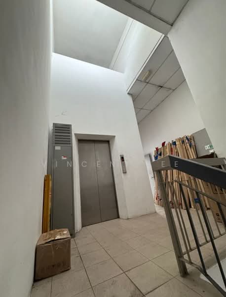 Shop / Office for Sale in Kota Damansara (Selangor) - Vincent Lee - Corridor - PropertyGuru.com.my