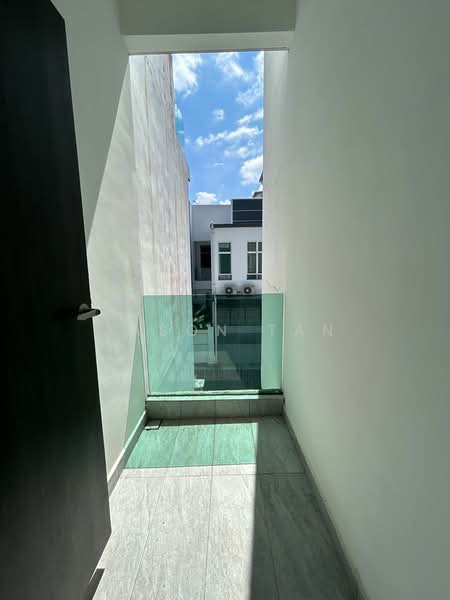 Cluster House for Sale in Taman Mutiara Mas (Skudai) - Jason Tan - Balcony - PropertyGuru.com.my