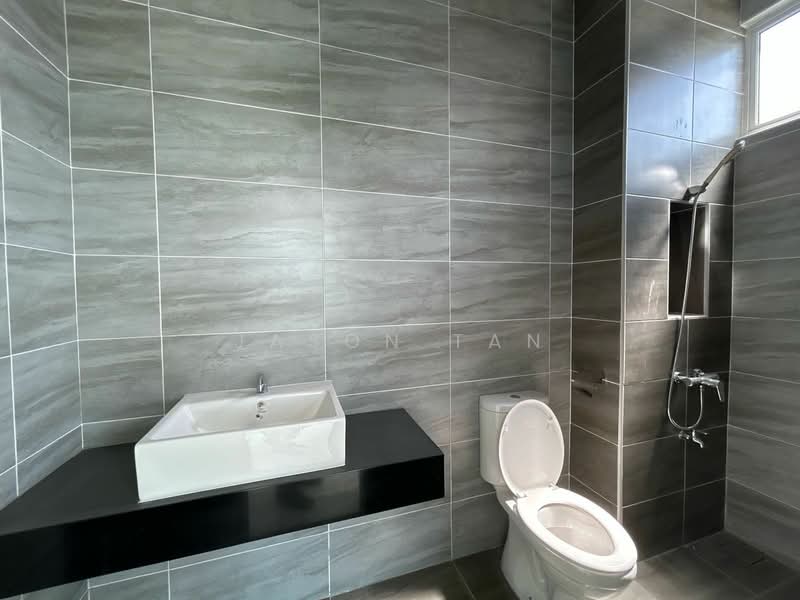 Cluster House for Sale in Taman Mutiara Mas (Skudai) - Jason Tan - Bathroom - PropertyGuru.com.my