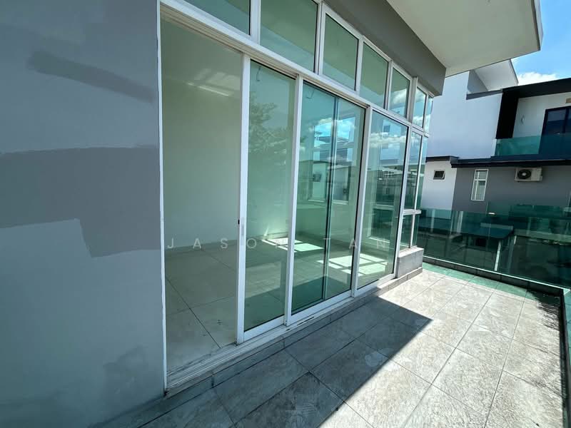 Cluster House for Sale in Taman Mutiara Mas (Skudai) - Jason Tan - Balcony - PropertyGuru.com.my