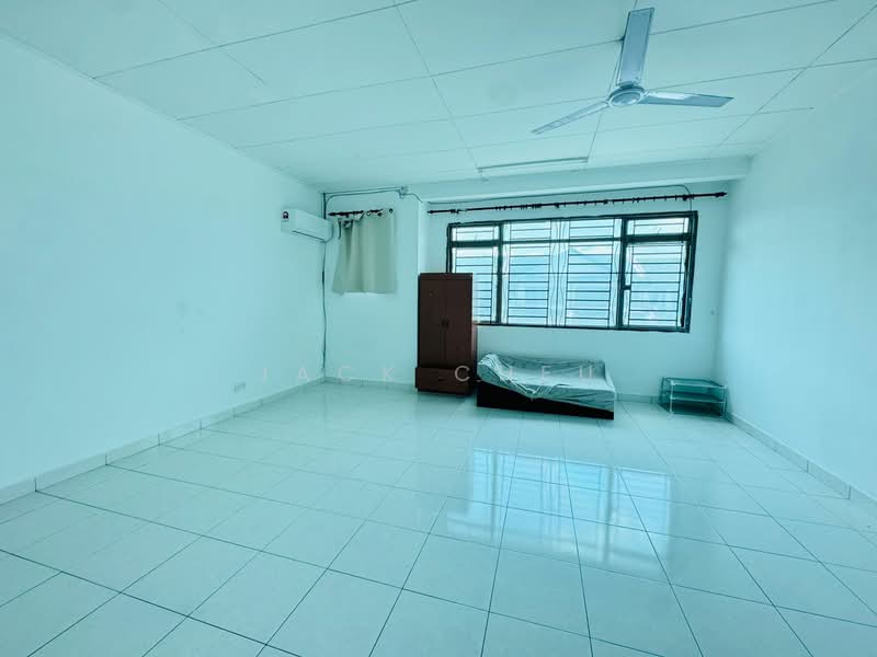 2-storey Terraced House for Sale in Taman Mount Austin (Tebrau) - Jack Cheu - Living Room - PropertyGuru.com.my