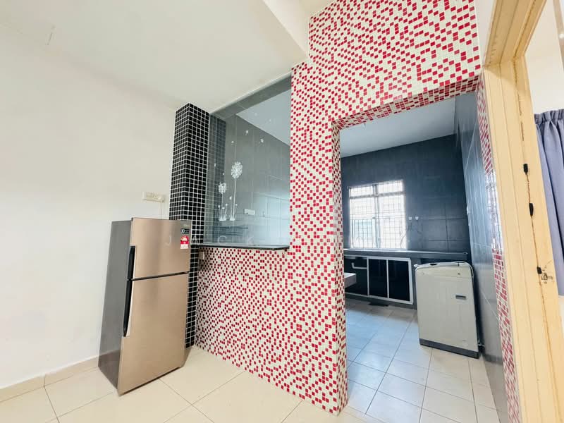 2-storey Terraced House for Sale in Taman Mount Austin (Tebrau) - Jack Cheu - Kitchen - PropertyGuru.com.my