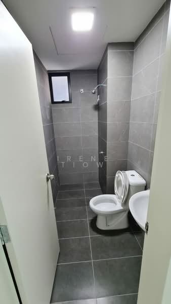 Service Residence for Sale at Majestic Maxim - Irene Tiow - Bathroom - PropertyGuru.com.my