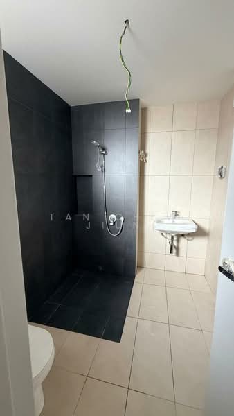 Terraced House for Sale in Taman Bukit Serdang (Seri Kembangan) - Tan Chew Jiun - Bathroom - PropertyGuru.com.my