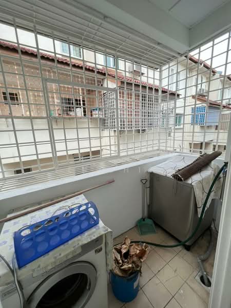 Townhouse for Rent in KL City Centre (Kuala Lumpur) - Yen Ching - Balcony - PropertyGuru.com.my