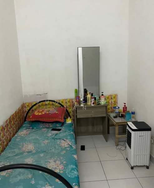 2-storey Terraced House for Sale in Taman Scientex Senai (Senai) - Jun Xiong Tan - Bedroom - PropertyGuru.com.my