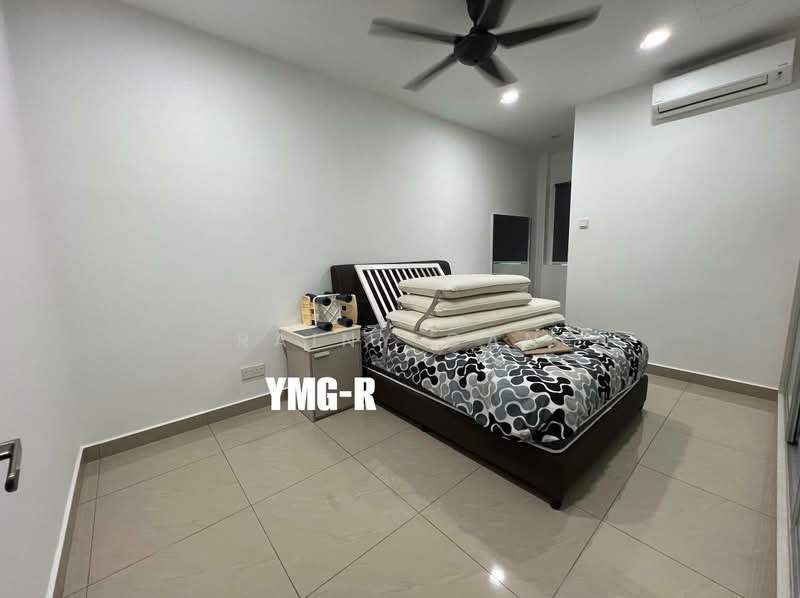 2-storey Terraced House for Sale in Bukit Raja (Selangor) - Rainy Gan - Bedroom - PropertyGuru.com.my
