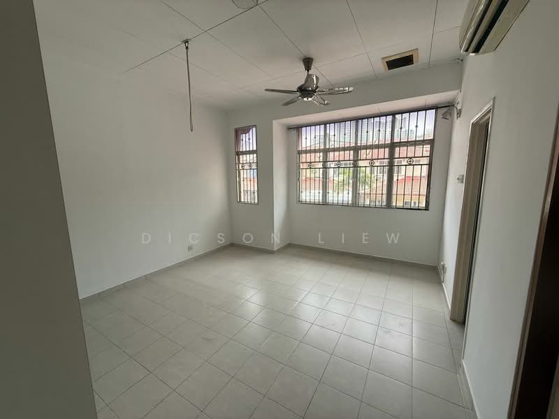 2-storey Terraced House for Sale in Kampung Segambut Tengah (Segambut) - Dicson Liew - Living Room - PropertyGuru.com.my