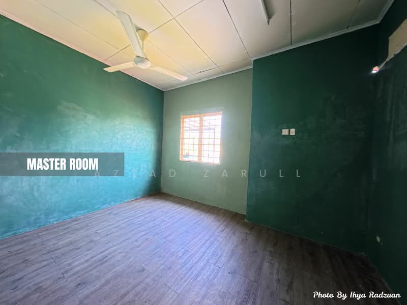2-storey Terraced House for Sale in Laguna Park (Pelabuhan Klang) - Azzad Zarull - Master Bedroom - PropertyGuru.com.my
