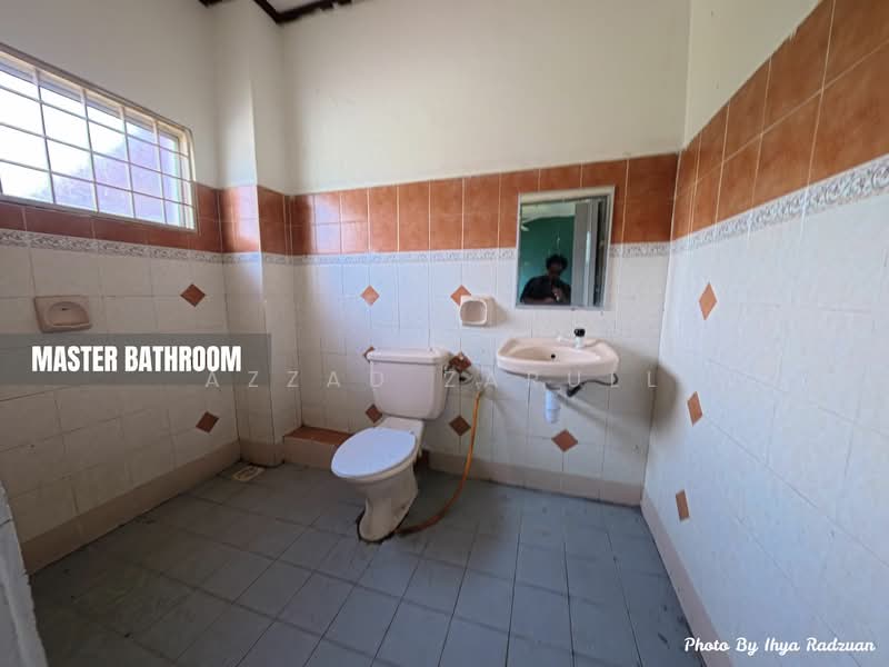 2-storey Terraced House for Sale in Laguna Park (Pelabuhan Klang) - Azzad Zarull - Bathroom - PropertyGuru.com.my