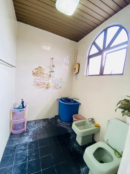 Bungalow for Sale in Seksyen 6 (Shah Alam) - JUMIDAH (JUE) - Bathroom - PropertyGuru.com.my