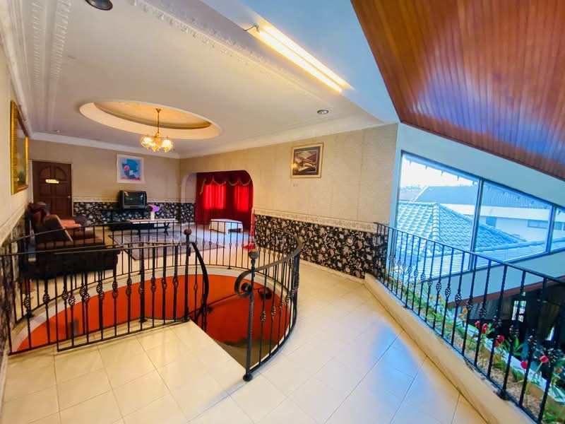 Bungalow for Sale in Seksyen 6 (Shah Alam) - JUMIDAH (JUE) - Living Room - PropertyGuru.com.my