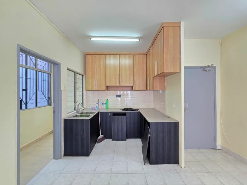 Apartment for Sale at Bistari Impian Apartment - Jun Xiong Tan - Kitchen - PropertyGuru.com.my