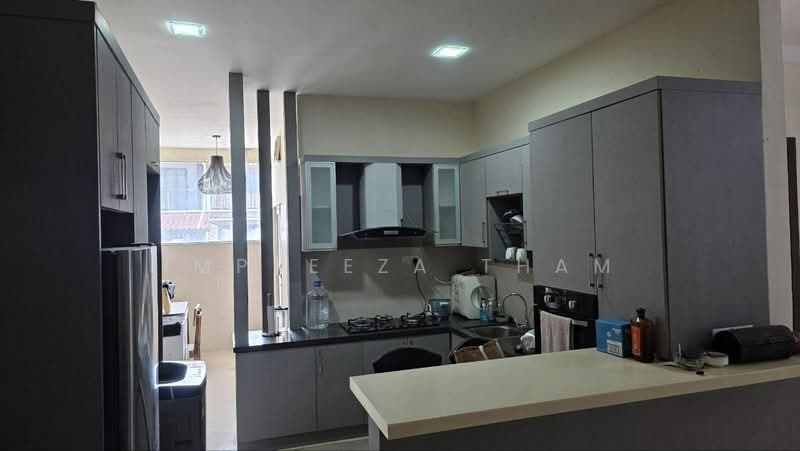 Bandar Dato Onn @ Jalan Perjiranan 10 untuk Untuk Dijual - RM 1,350,000, Apr 2026 - Kitchen - PropertyGuru.com.my