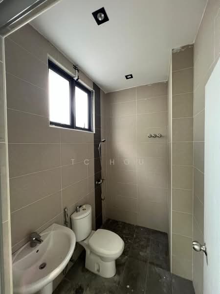 Semi-Detached House for Sale in Subang Jaya (Selangor) - TC Hou - Bathroom - PropertyGuru.com.my