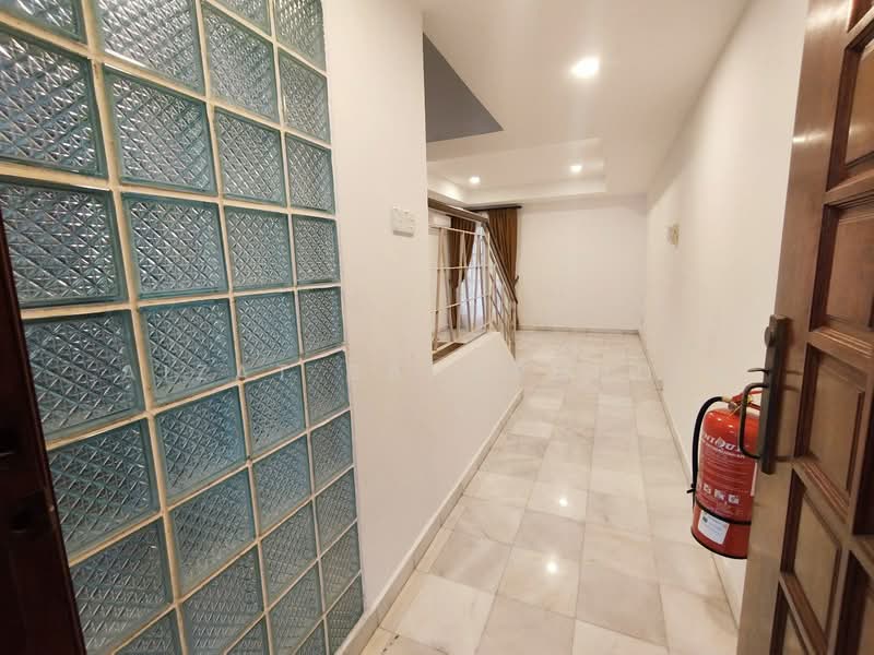 Townhouse for Rent in Ampang (Kuala Lumpur) - Muhamad Aizat Bin Baharuddin - Hallway - PropertyGuru.com.my
