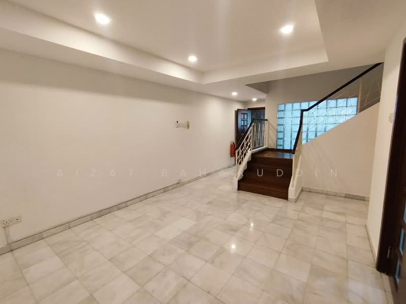 Townhouse for Rent in Ampang (Kuala Lumpur) - Muhamad Aizat Bin Baharuddin - Dining Room - PropertyGuru.com.my