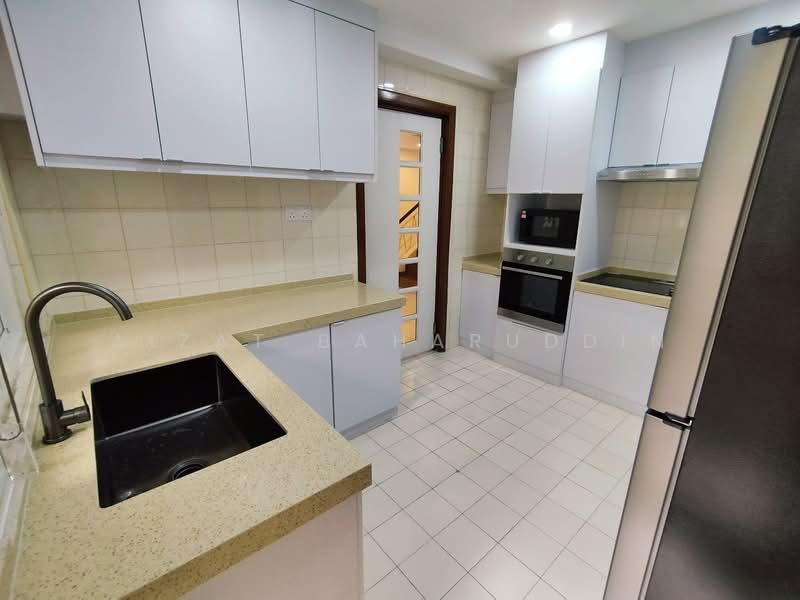 Townhouse for Rent in Ampang (Kuala Lumpur) - Muhamad Aizat Bin Baharuddin - Kitchen - PropertyGuru.com.my