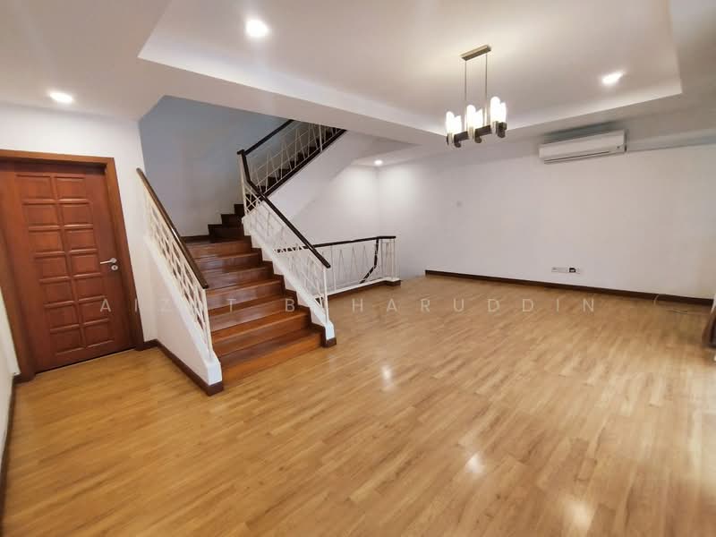Townhouse for Rent in Ampang (Kuala Lumpur) - Muhamad Aizat Bin Baharuddin - Living Room - PropertyGuru.com.my