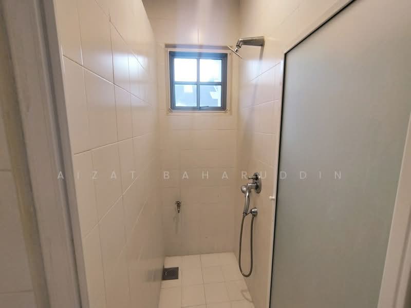 Townhouse for Rent in Ampang (Kuala Lumpur) - Muhamad Aizat Bin Baharuddin - Bathroom - PropertyGuru.com.my