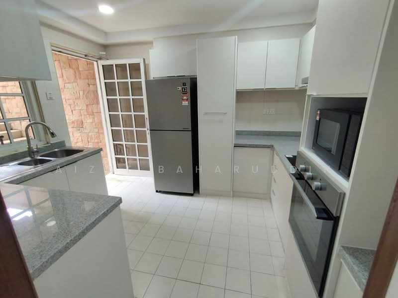 Townhouse for Rent in Ampang (Kuala Lumpur) - Aizat Baharuddin - Kitchen - PropertyGuru.com.my