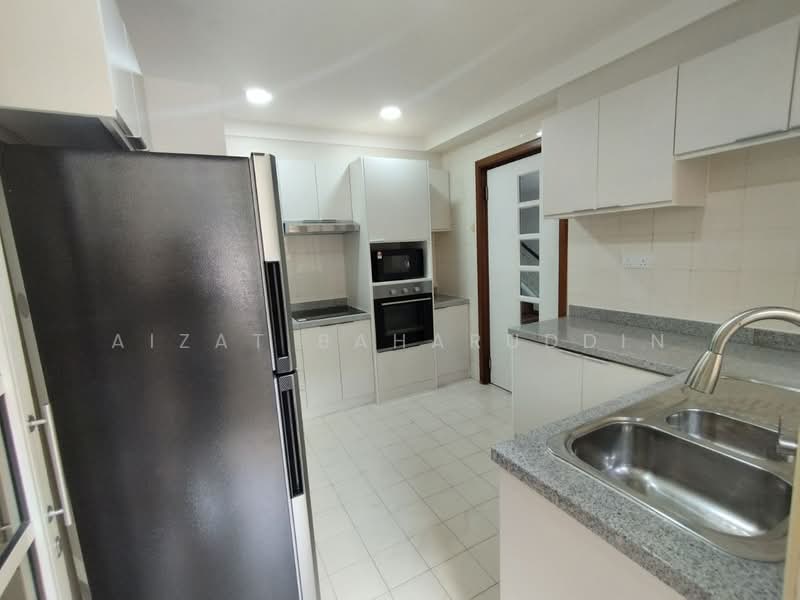 Townhouse for Rent in Ampang (Kuala Lumpur) - Aizat Baharuddin - Kitchen - PropertyGuru.com.my