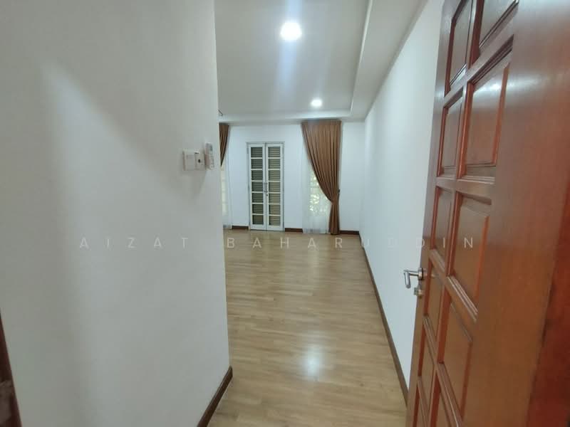 Townhouse for Rent in Ampang (Kuala Lumpur) - Aizat Baharuddin - Corridor - PropertyGuru.com.my