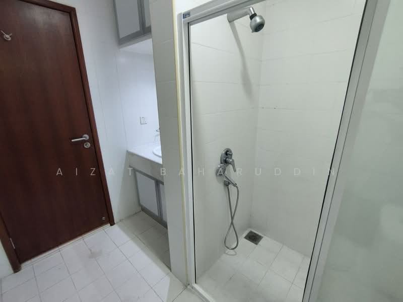 Townhouse for Rent in Ampang (Kuala Lumpur) - Aizat Baharuddin - Bathroom - PropertyGuru.com.my