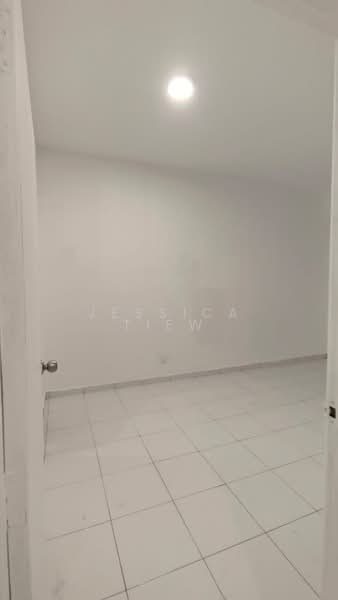 Service Residence for Sale at Jentayu Residensi @ Tampoi - Jessica Tiew - Interior - PropertyGuru.com.my