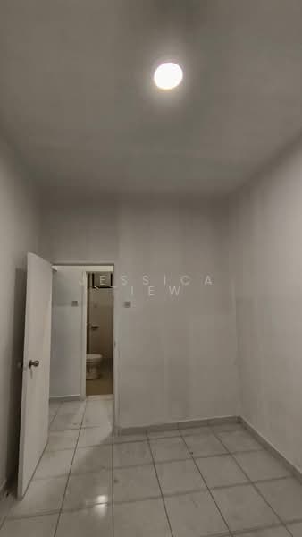 Service Residence for Sale at Jentayu Residensi @ Tampoi - Jessica Tiew - Interior - PropertyGuru.com.my