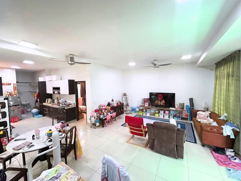 Cluster House for Sale in Taman Sutera Utama (Skudai) - Jason Tan - Living Room - PropertyGuru.com.my