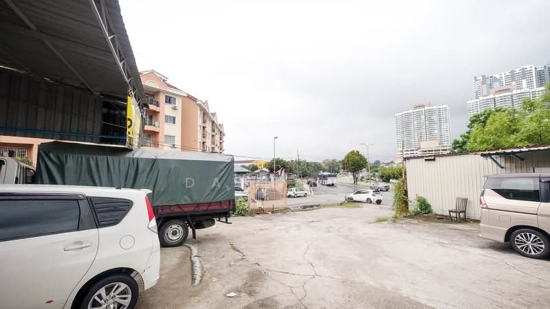 Shop for Rent in Seri Kembangan (Selangor) - Dann Ng - Exterior - PropertyGuru.com.my