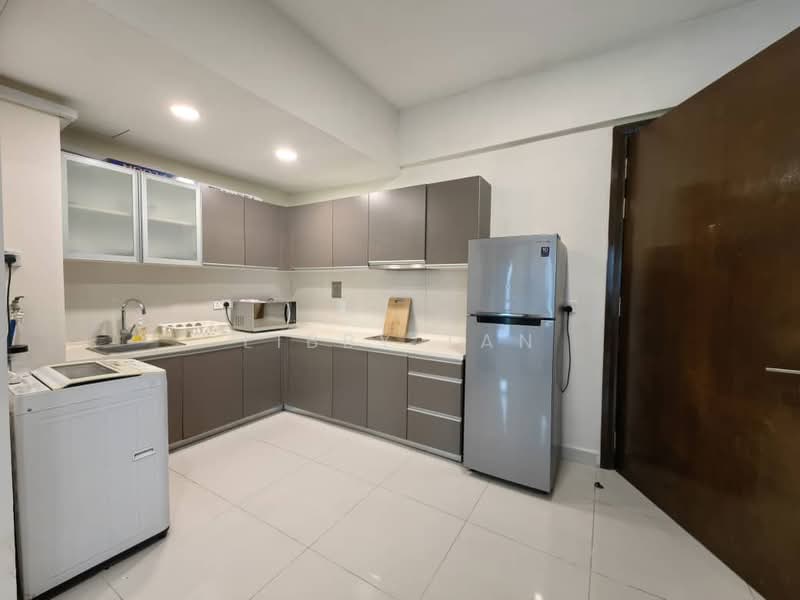 Regalia Residence untuk Untuk Disewa - RM 3,200 /bulan, Mac 2026 - Kitchen - PropertyGuru.com.my