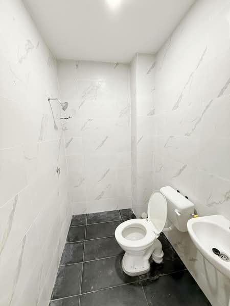1-storey Terraced House for Sale at Taman Perling - Ricky Woo - Bathroom - PropertyGuru.com.my