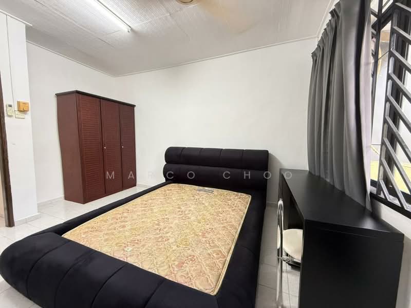 Jalan Teratai, Taman Johor Jaya untuk Untuk Disewa - RM 1,400 /bulan, Apr 2026 - Bedroom - PropertyGuru.com.my