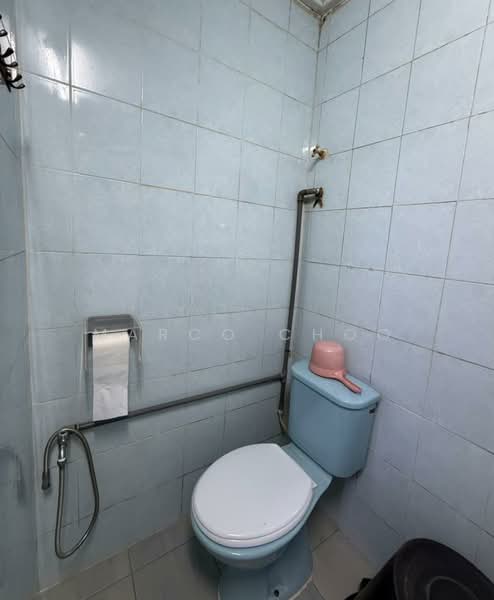Jalan Teratai, Taman Johor Jaya untuk Untuk Disewa - RM 1,400 /bulan, Apr 2026 - Bathroom - PropertyGuru.com.my